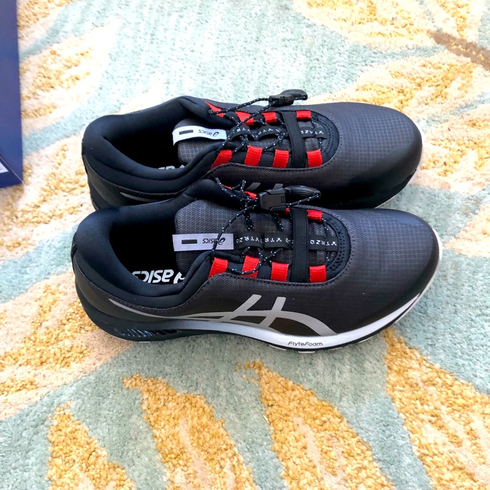 For sale NIB Asics Gel Cumulus 22